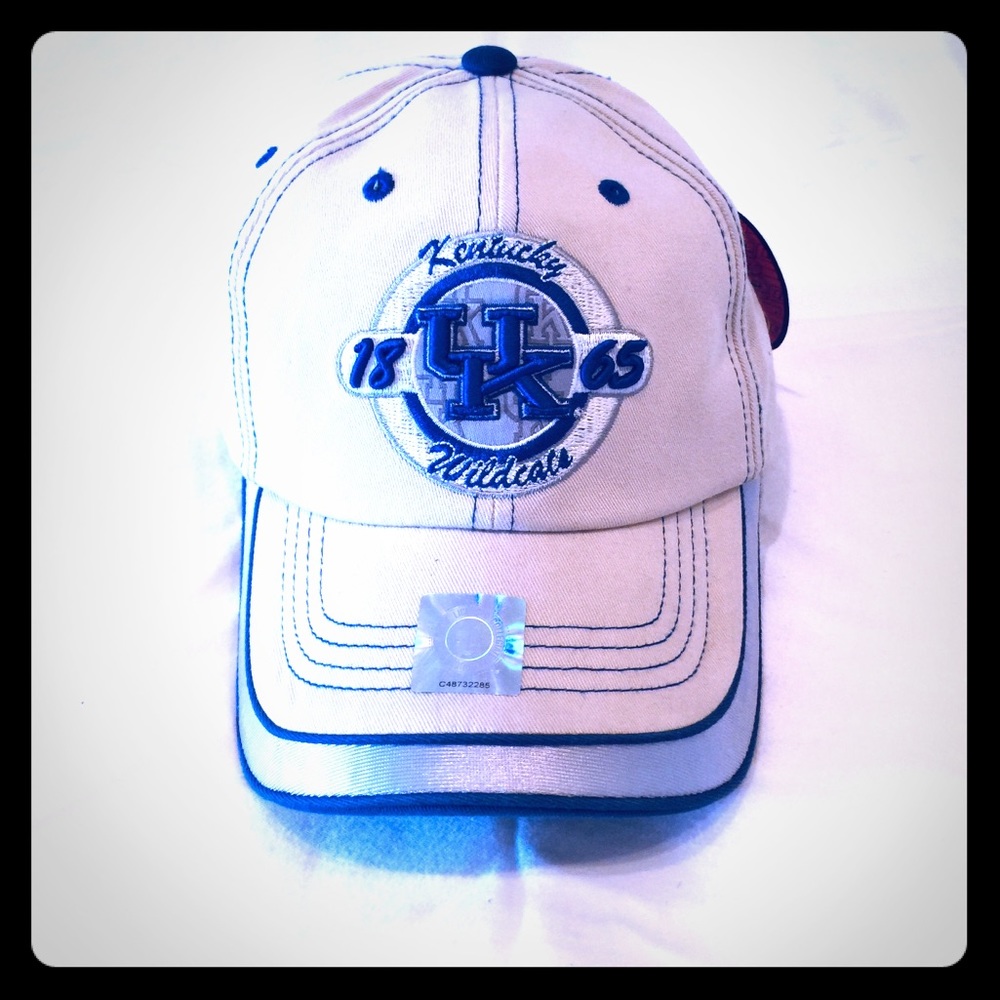 Kentucky Wildcats Dad Style hat.
